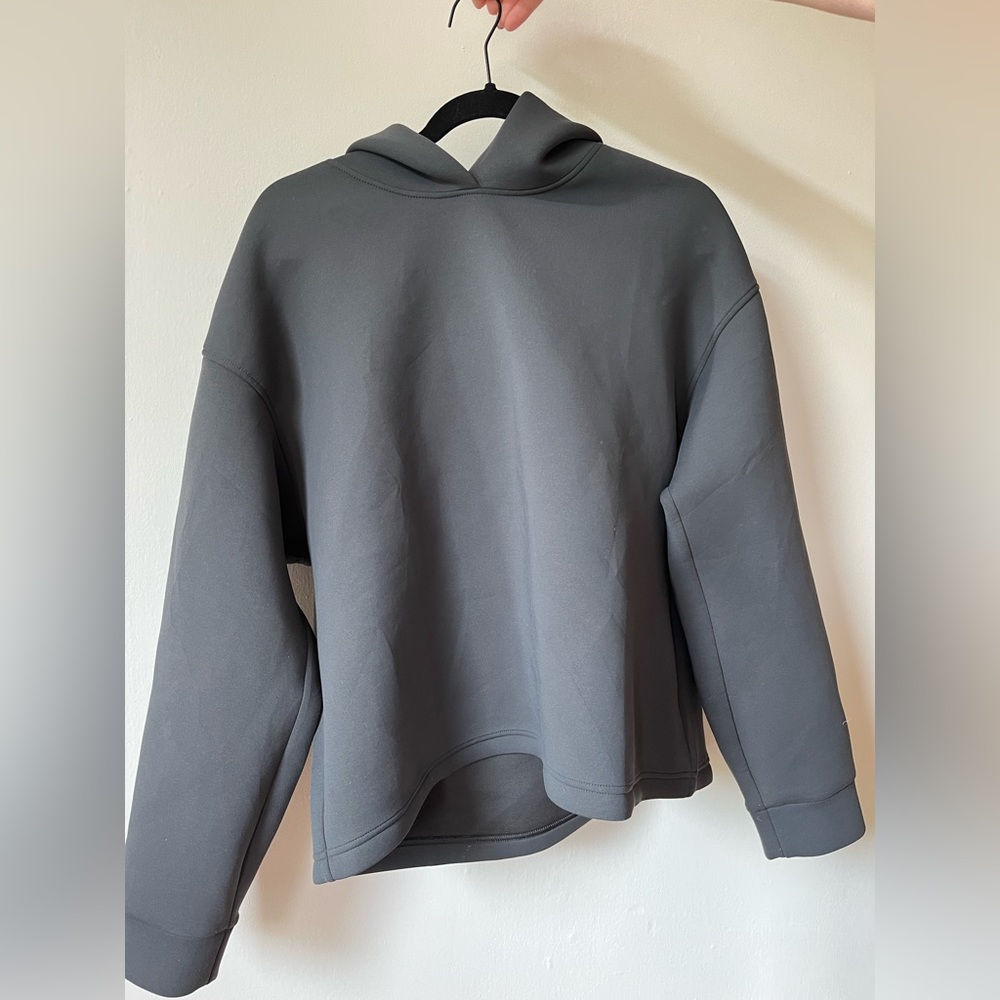 Matching Uniqlo Lounge set TOP ONLY